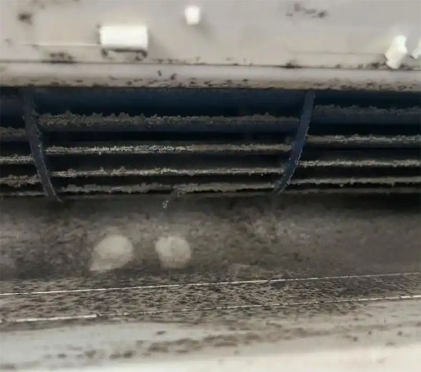 昆都仑空调吹的风有股烧焦味是怎么回事